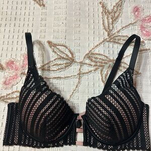 Victoria’s Secret underwire bra 36c